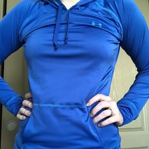 Under Armour top